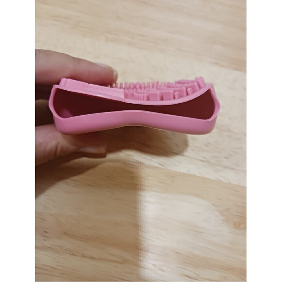 Heart Shaped Beauty Sponge Cleaners In Peach Pink - Picture 3 of 4